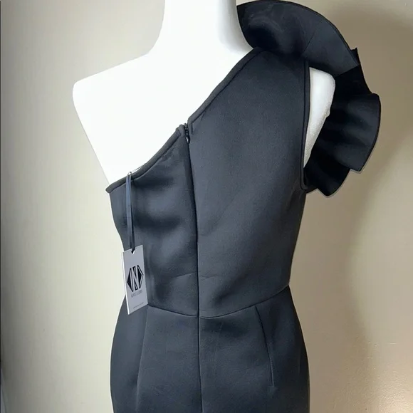 Nikki Lund Elegant Black One-Shoulder Dress - Picture 5 of 16